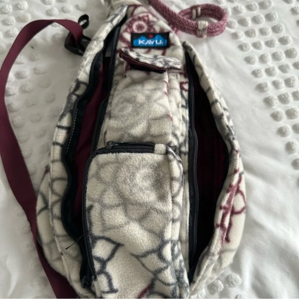 KAVU Rope Bag Fleece Sling Backpack‎ Unisex Cream Grey Burgundy Mandala Print